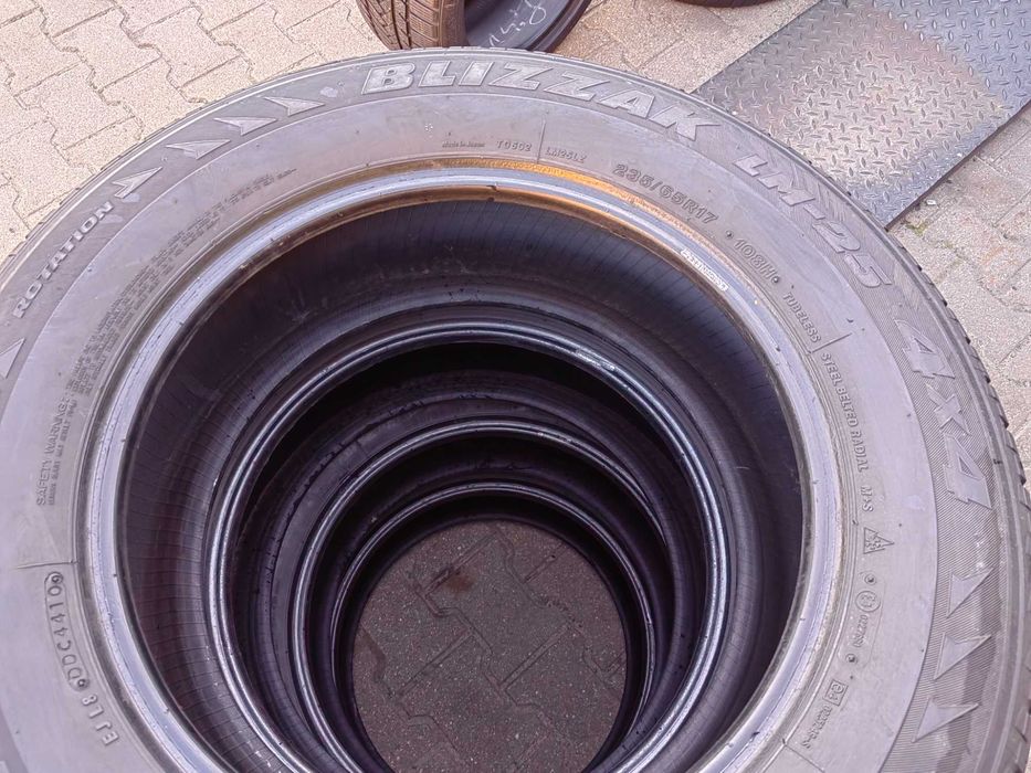 235/65R17 108H Bridgestone Blizzak LM-25 Komplet zima KZ158