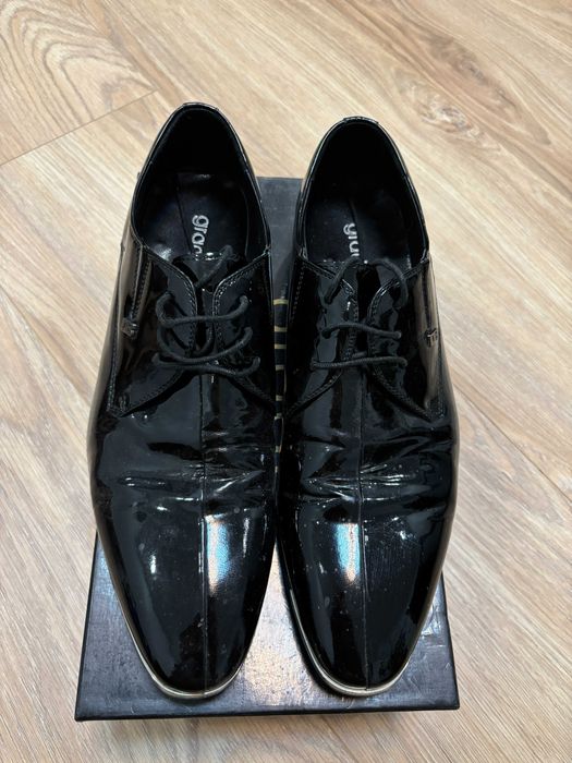 Глянцеві чоловічі черевики Intertop 42