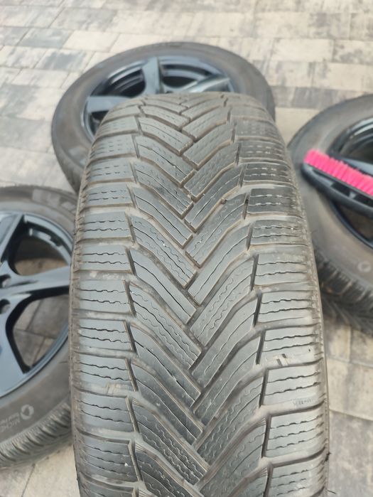 Zestaw zimowy felgi z oponami 17 5x114.3 Renault. Honda. Mazda. Kia..