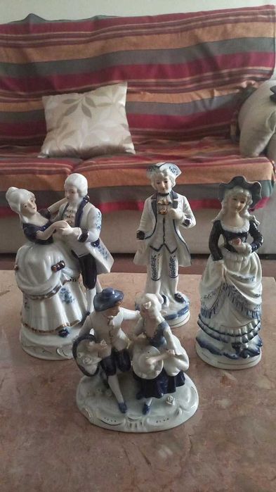 bonecos estatuas antigos