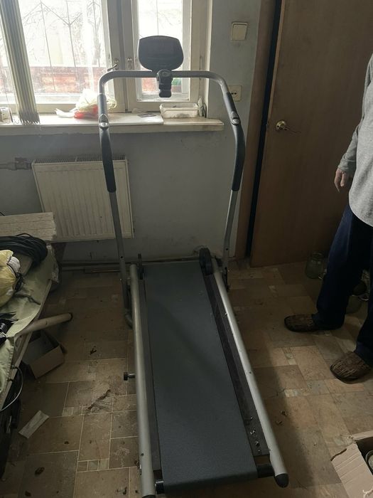 Бігова доріжка спортівна