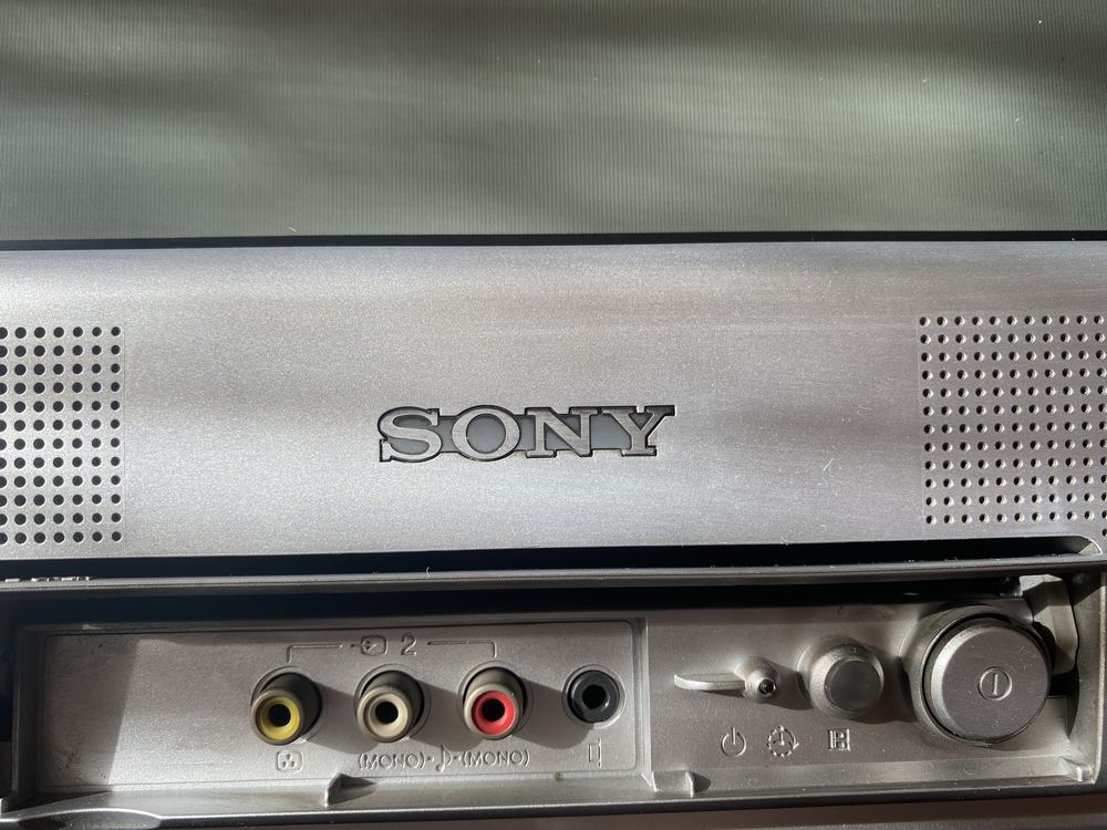 Sony trinitron color TV