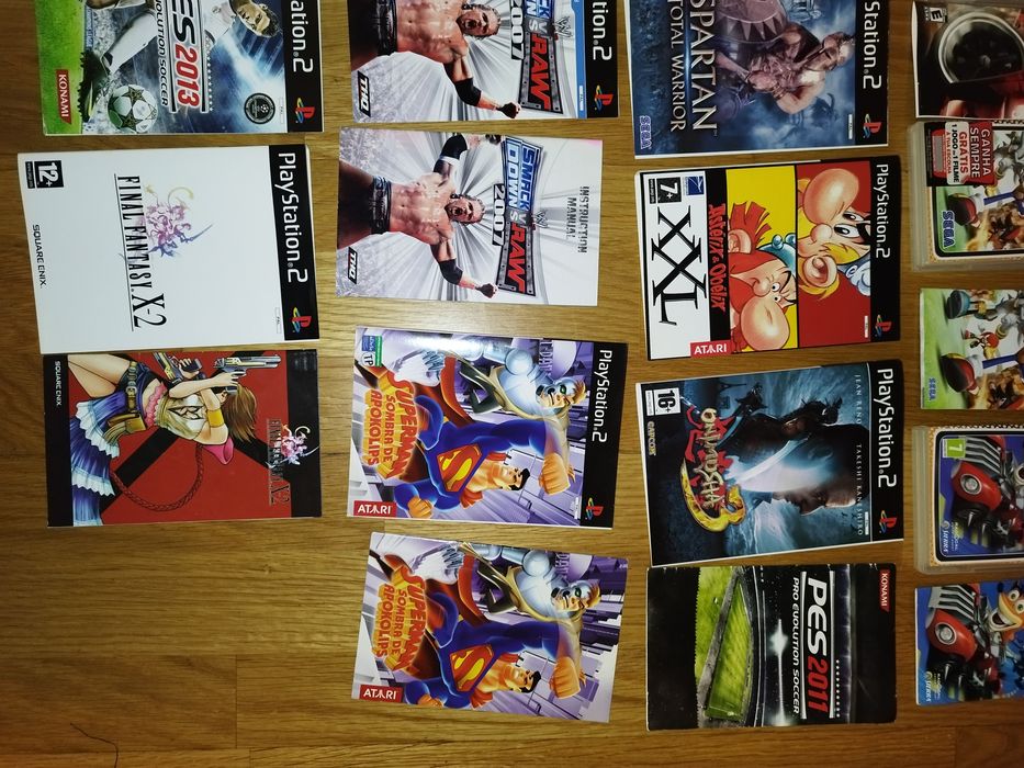 Lote de Capas e manuais de PlayStation 2 e psp