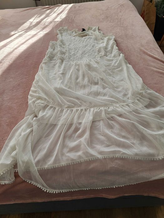 Sukienka biala zwiewna rozmiar 42