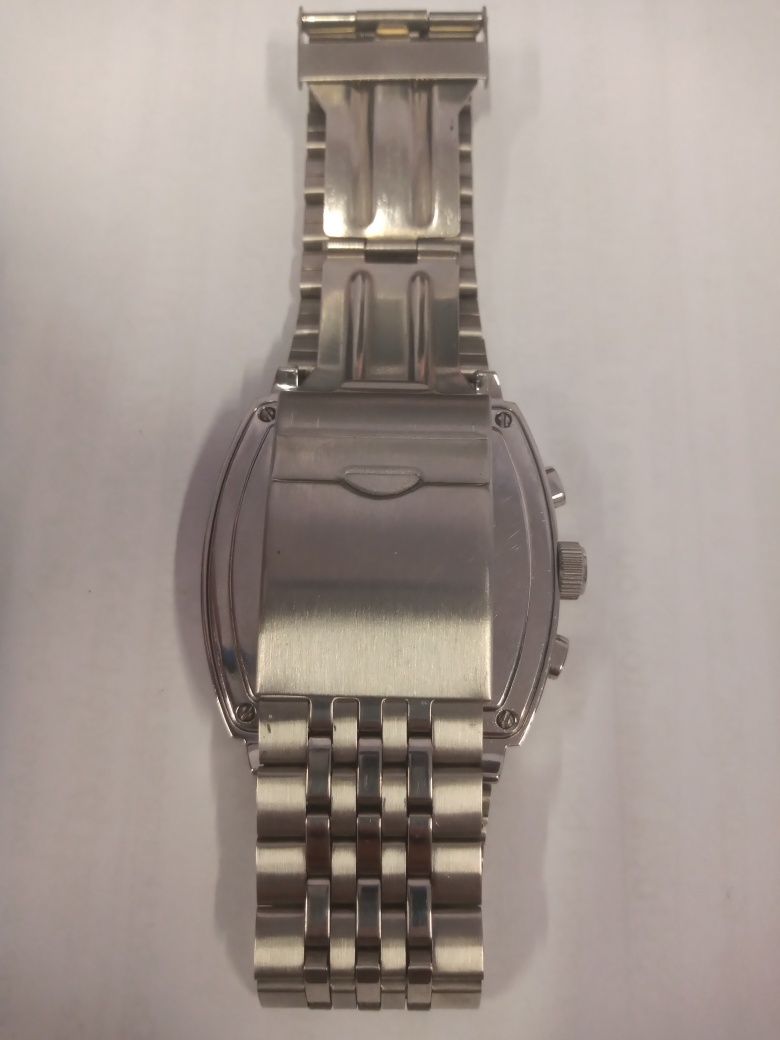 Zegarek kwarcowy Swiss Star Chronograph.