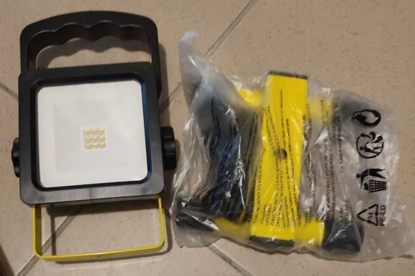 Lampa reflektor LED bezprzewodowy Anslut 9W