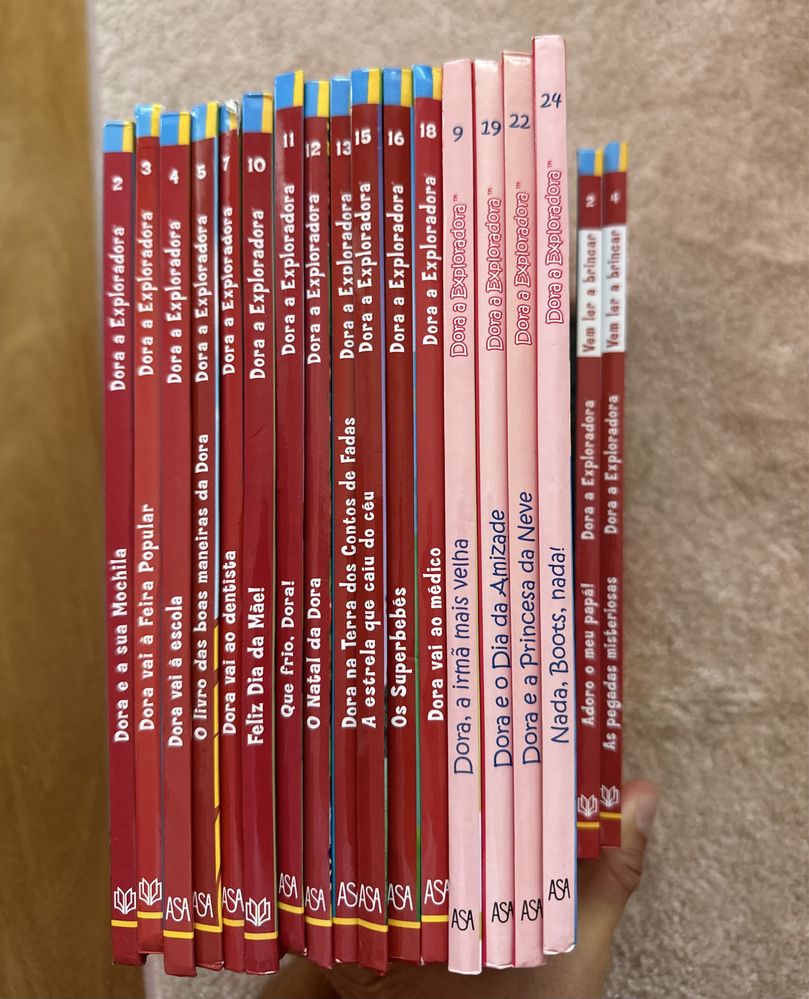 Conjuntos de 18 livros da Dora a Exploradora