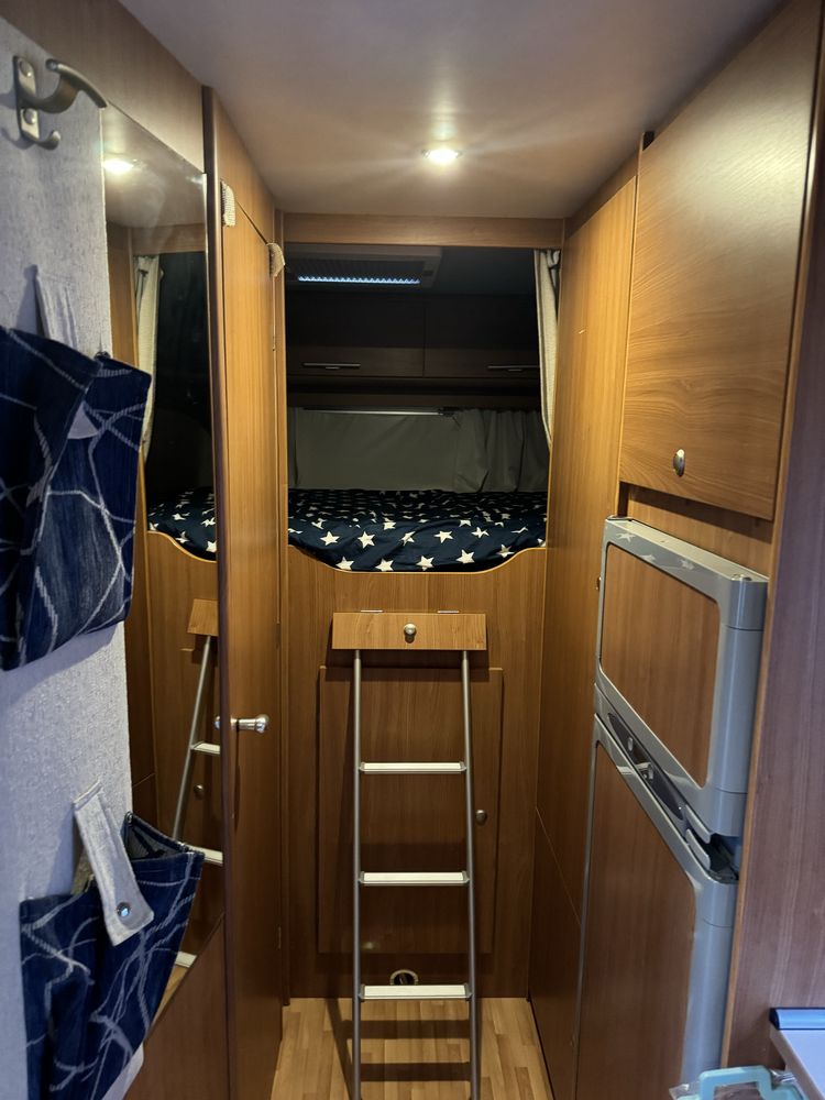 autocaravana  capuchine com 2 camas de casal