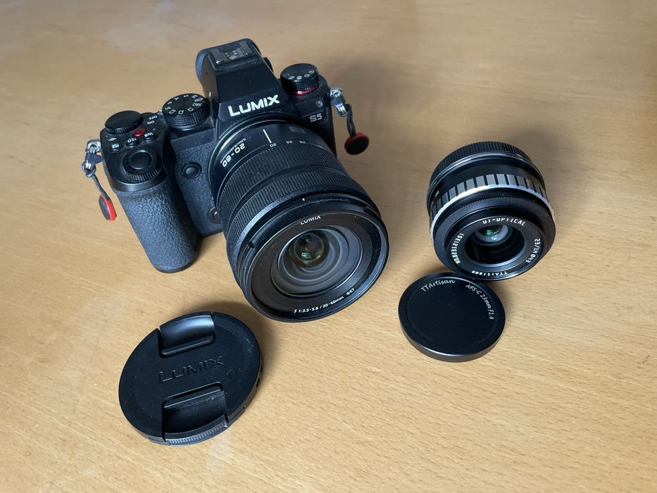 Lumix S5 + 2 objectivas