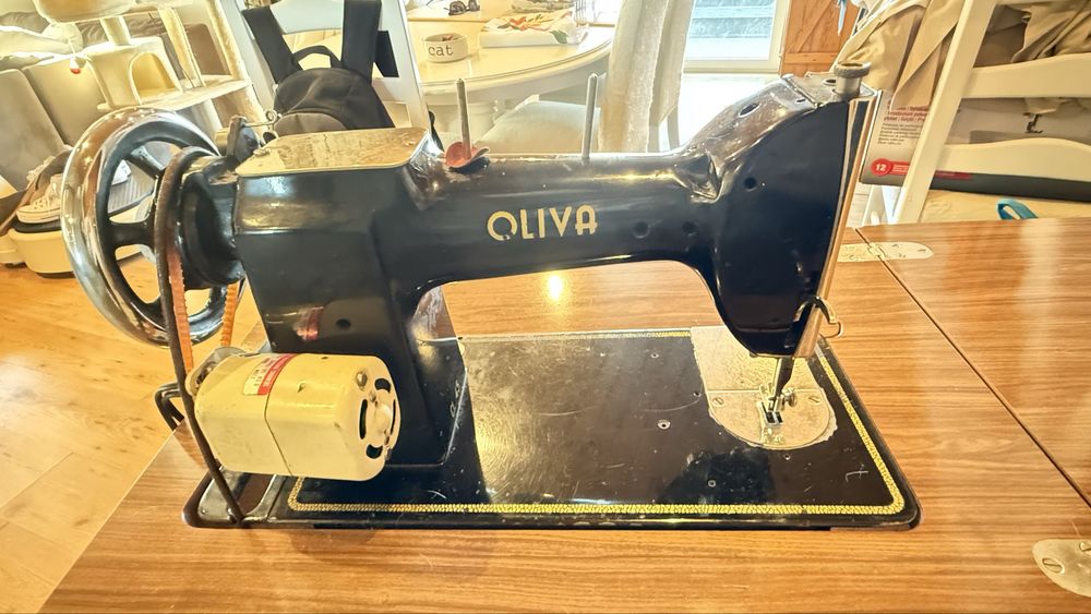 Maquina costura OLIVA