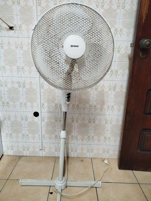 Ventoinha de pé Orima