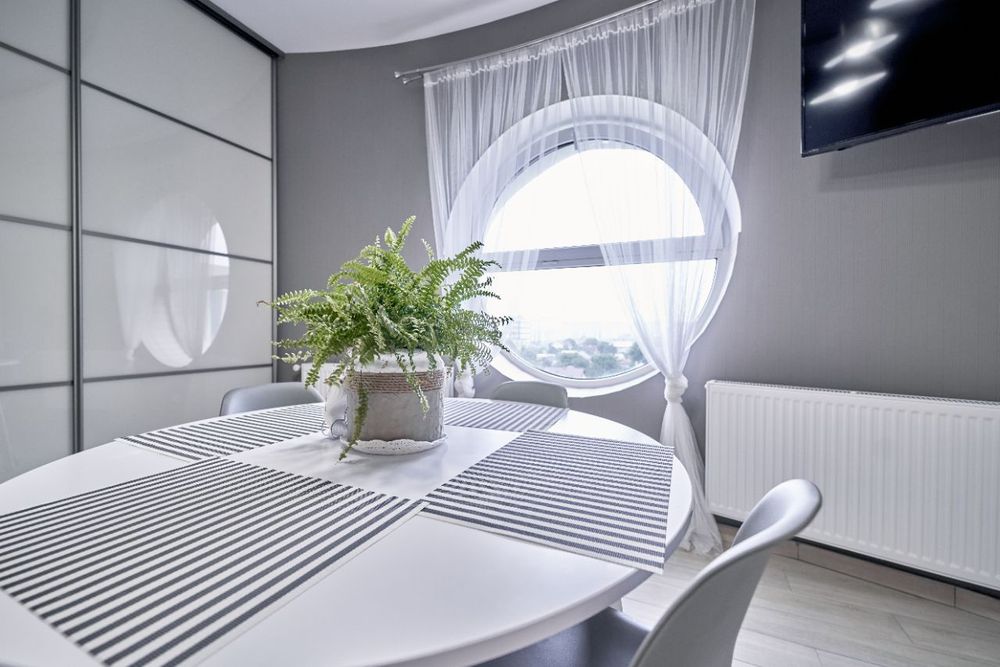 Калинова Фемелі. Вільна з 28.03