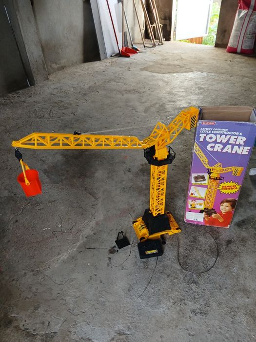 Grua de brincar realista