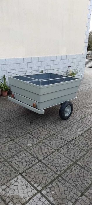 Atrelado em excelente estado


Caixa em fibra