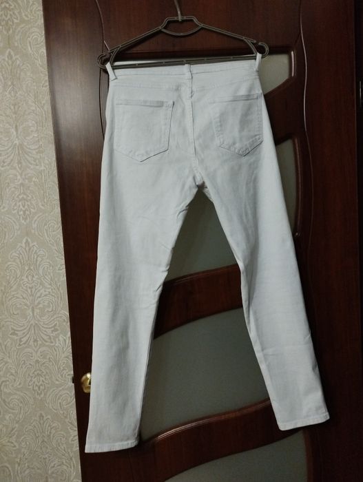 Джинси жіночі, рвані, розмір S