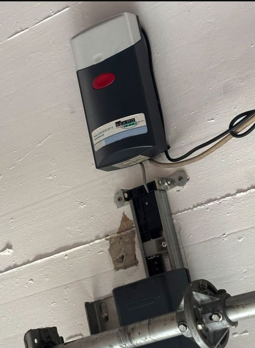 Brama segemtowa uchylana uchylna hörmann 475x315 z napędem brama segme