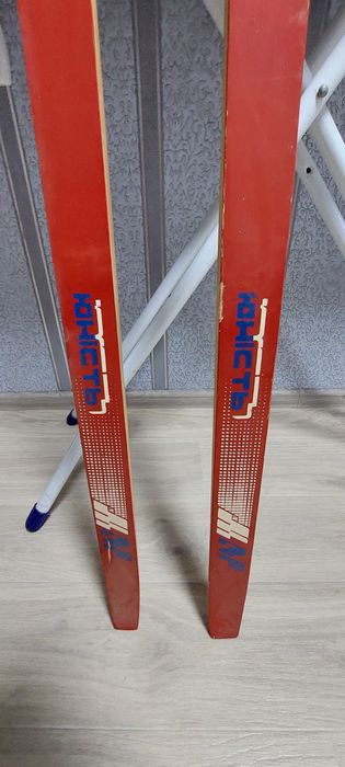 Продам лыжи "Галичанка"