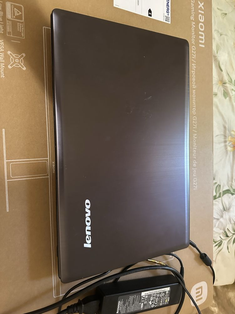 Lenovo IdeaPad Z585 / 15.6" (1366x768) TN /AMD A8-4500M ОЗУ 8 ,SSD 120