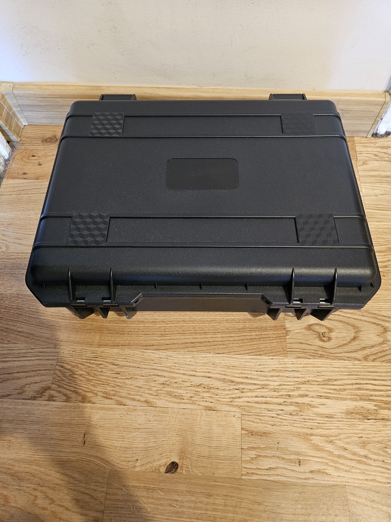 Twarda walizka do drona DJI Mavic 3