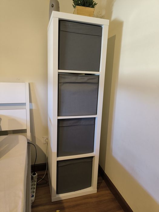 KALLAX estante IKEA
Estante, branco, 42x147 cm
