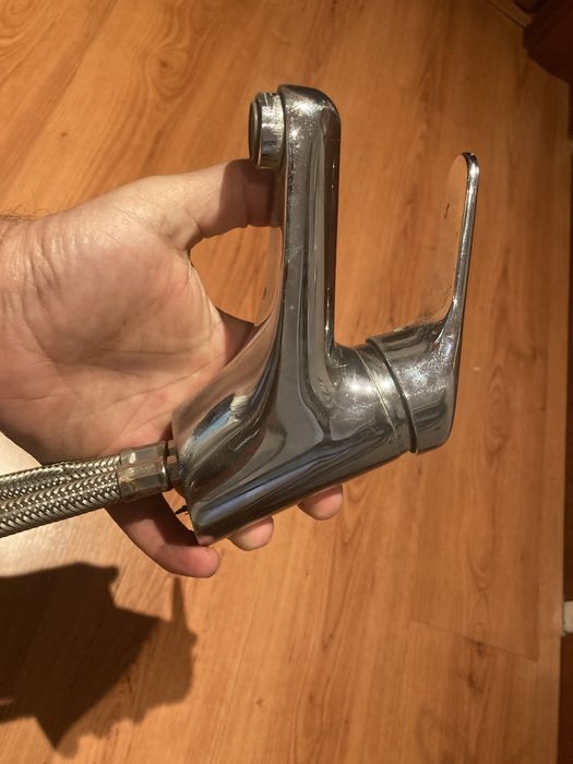 Torneiras lavatorio marca valadares