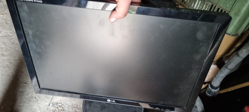 Monitor LG 22 całe  samsung itp