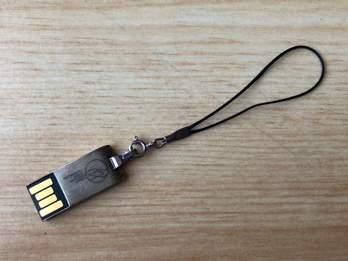 Elegancki mini pendrive / pamięć USB / zawieszka, 4 GB