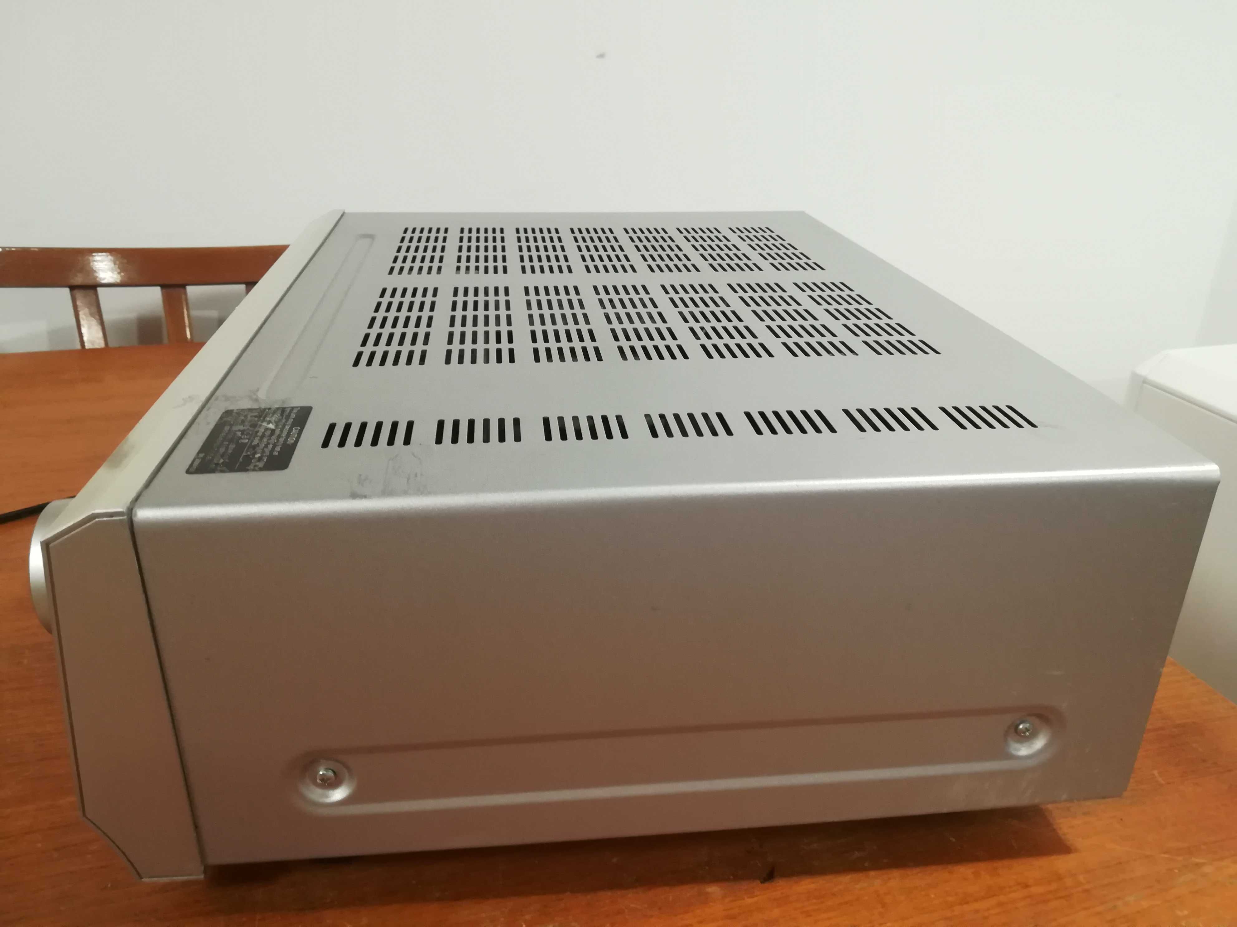 Amplituner Onkyo TX-SR304E