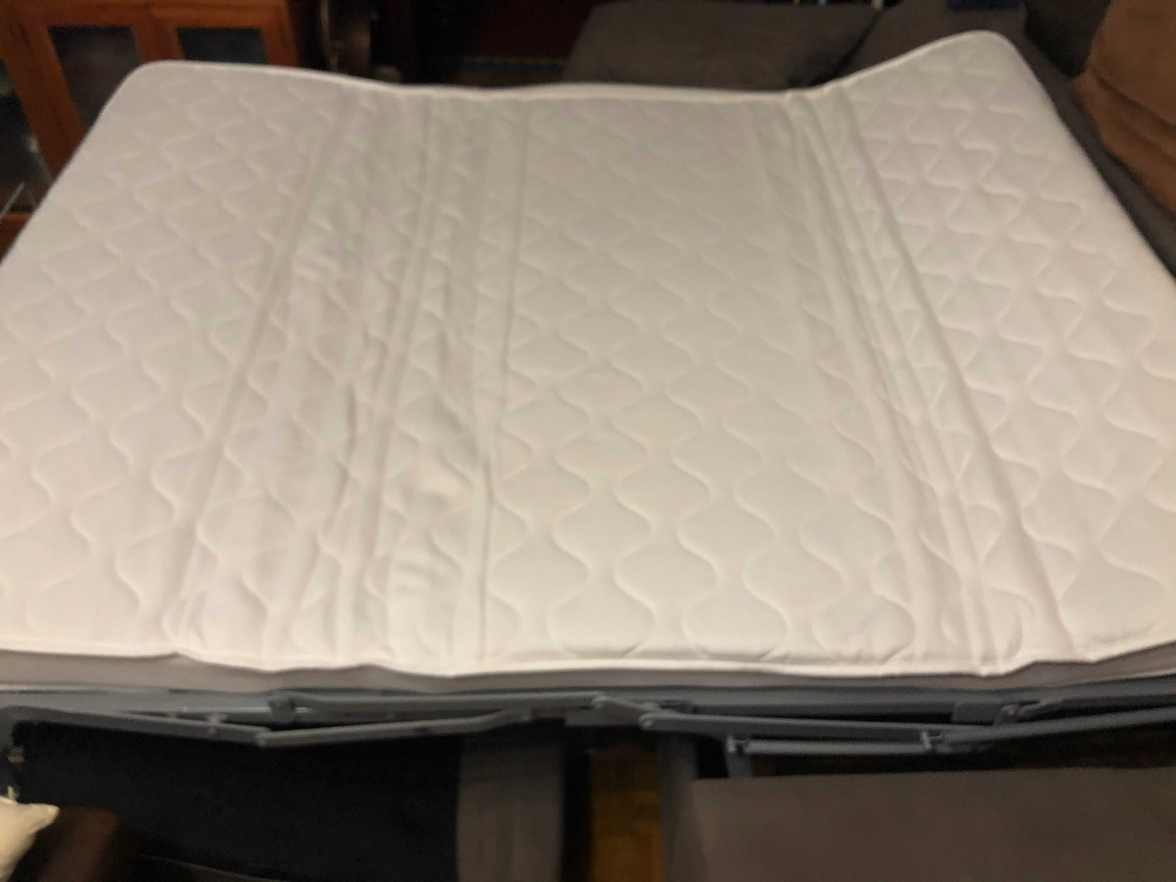 Sofá cama Tom Castanho excelentes condições