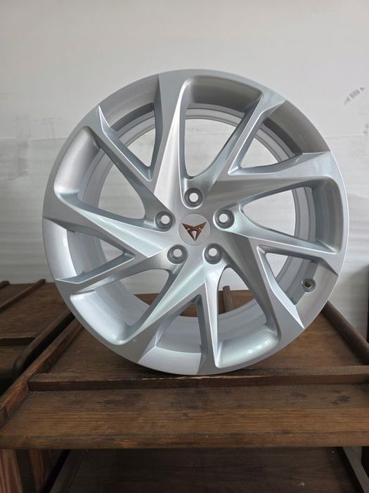 Oryginalne Felgi Aluminiowe Cupra Formentor 18 Cali Vw Passat B7 B8 Ar
