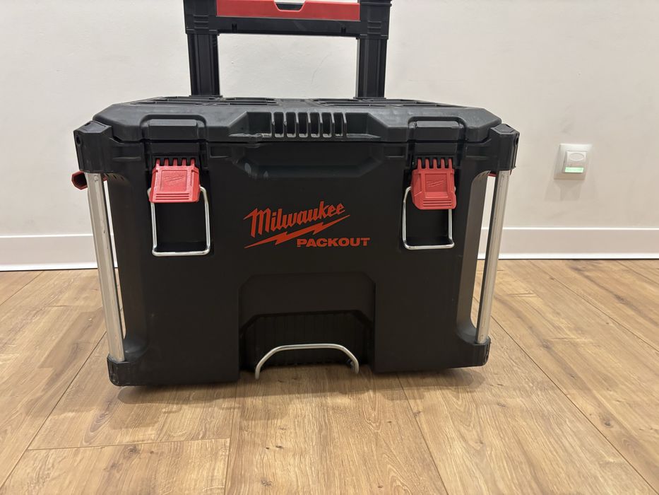 Milwaukee packout skrzynia na kołach