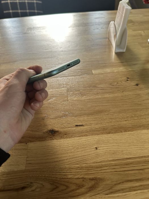 Продам айфон 11 на 64гб