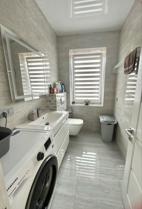 Новий Будинок з сонячними панелями, в кінці Роменскої