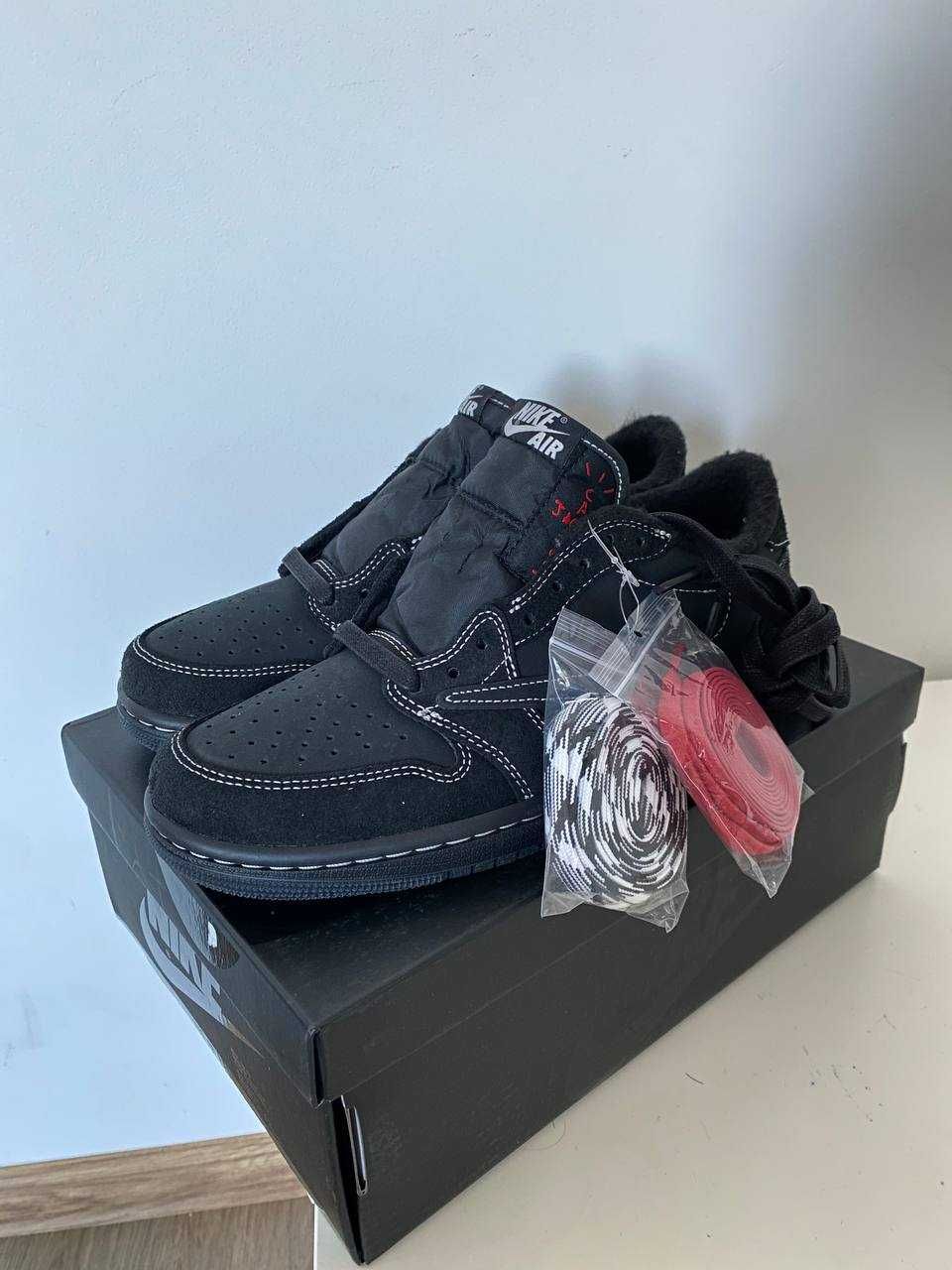 rеtro 1 low x travis scott black phantom/nike