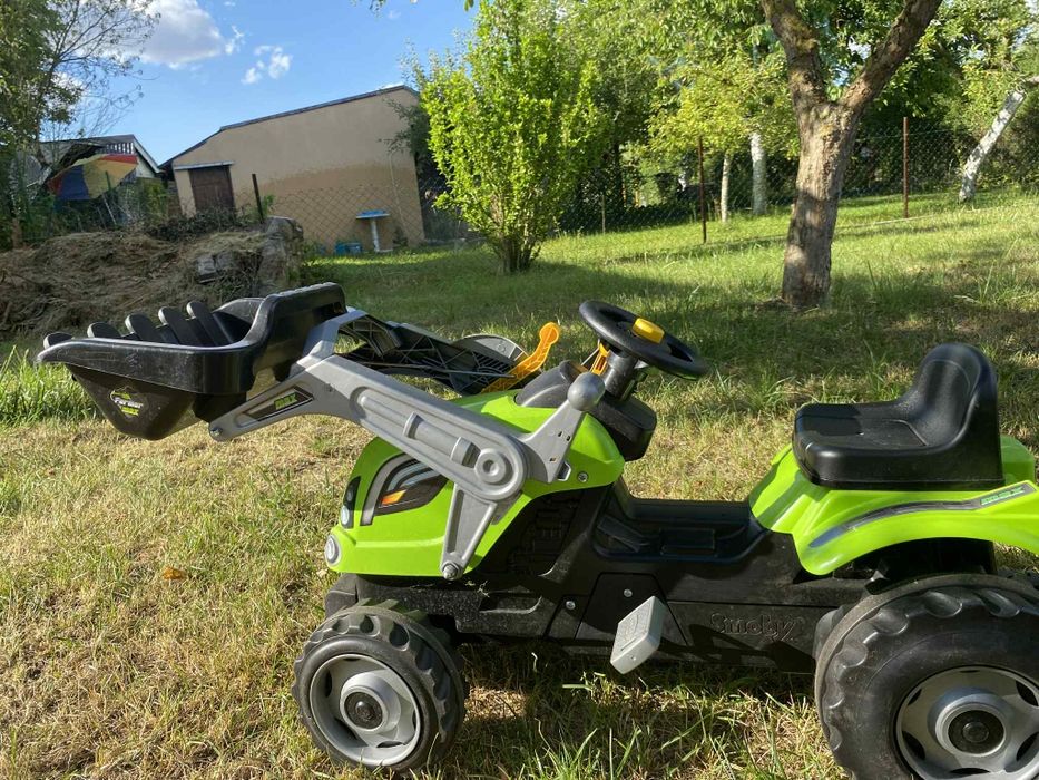 Traktorek Smoby z przyczepką