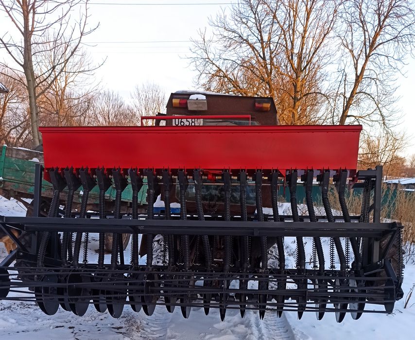 Продам сівника 2.7м