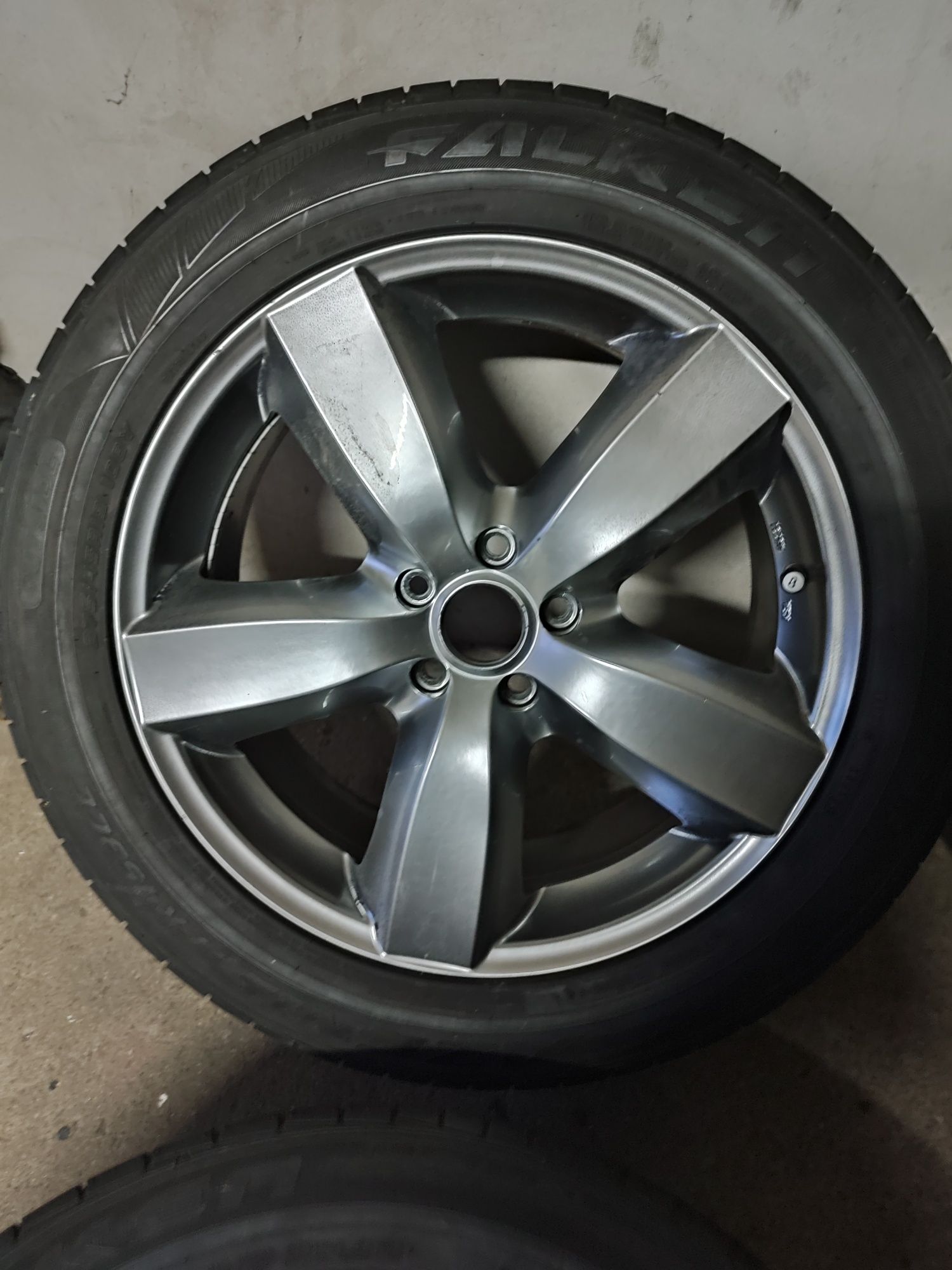 4x Alufelgi 19" 5x112 Dezent TOUAREG CAYENNE 275/45/19