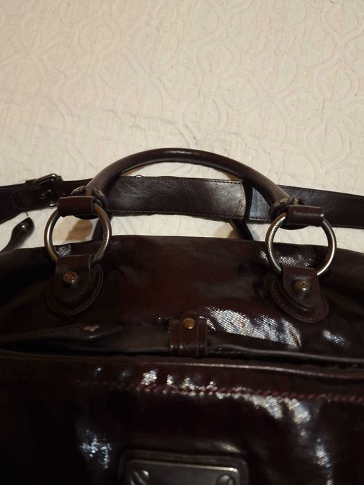 Mala em Pele Envernizada Bordeaux Francesco Biasia