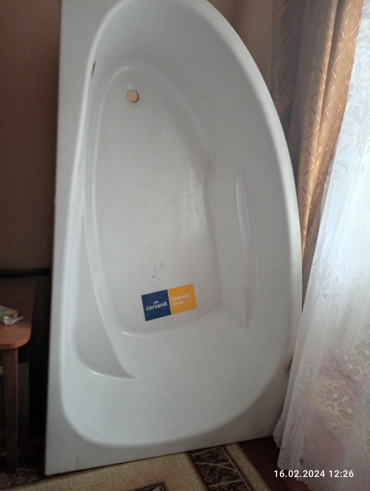 Срочно продам новую ванную