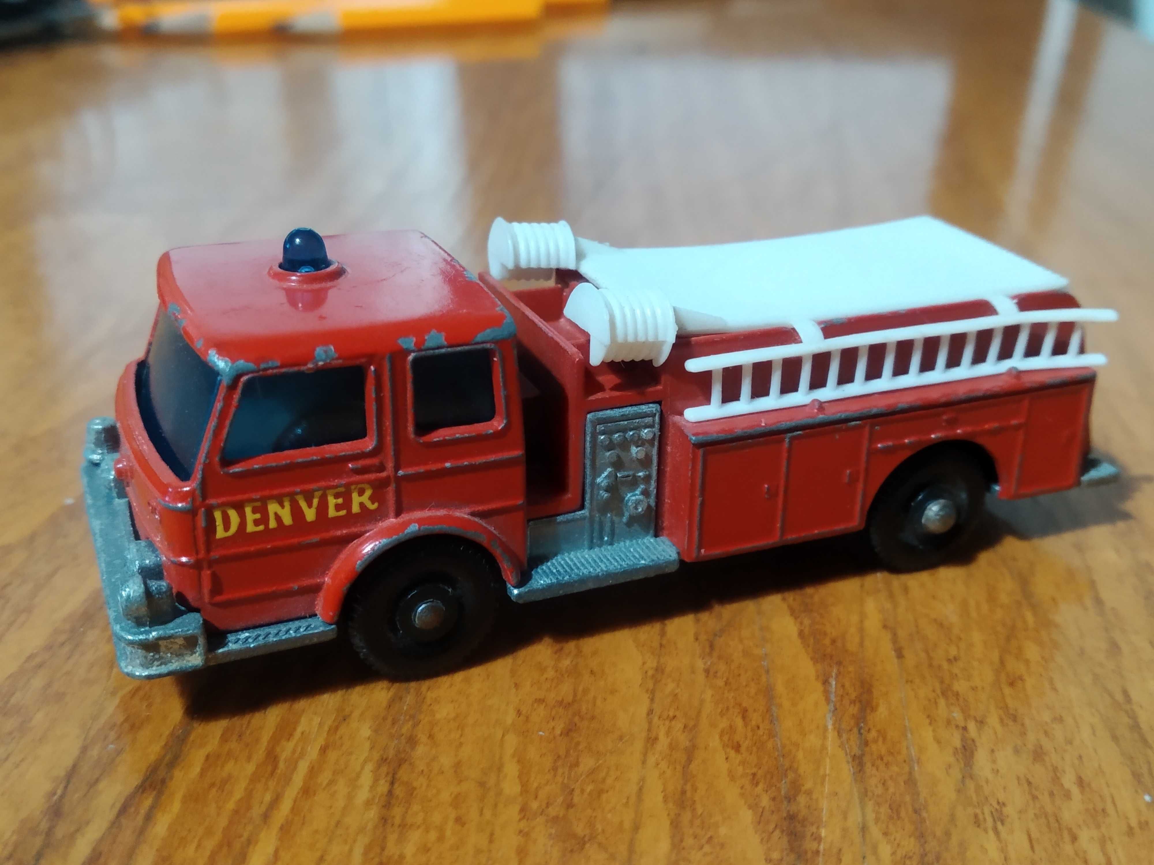 Matchbox nº29 fire pumper truck