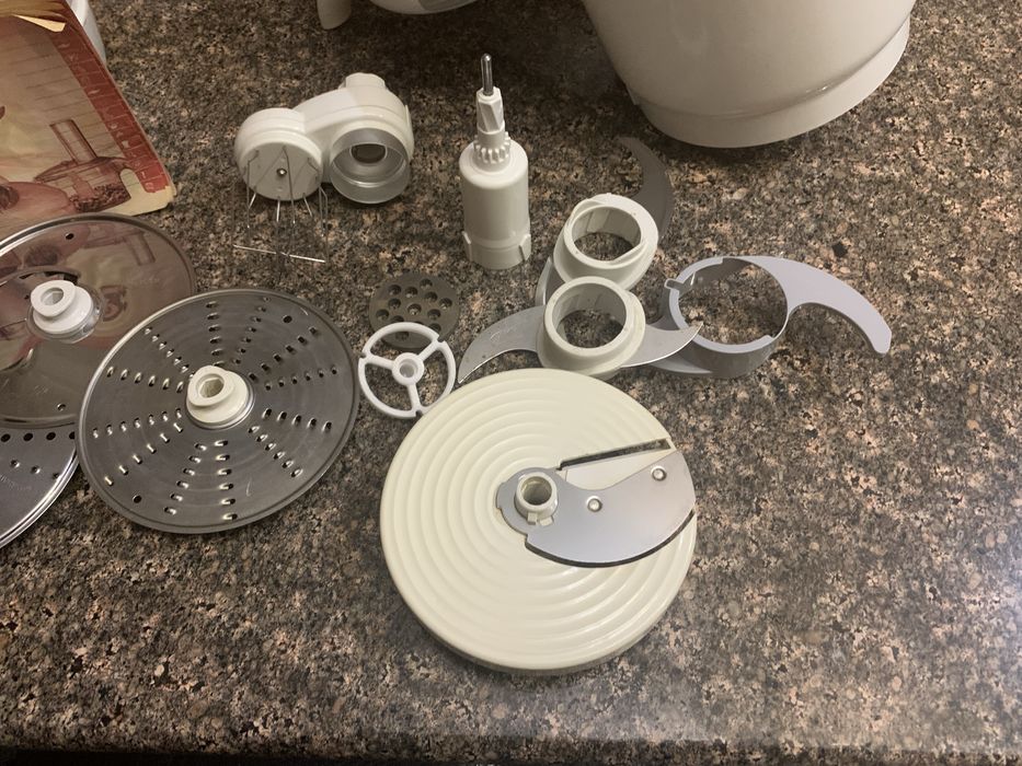 Комбайн Philips Essence HR7768 на запчасти