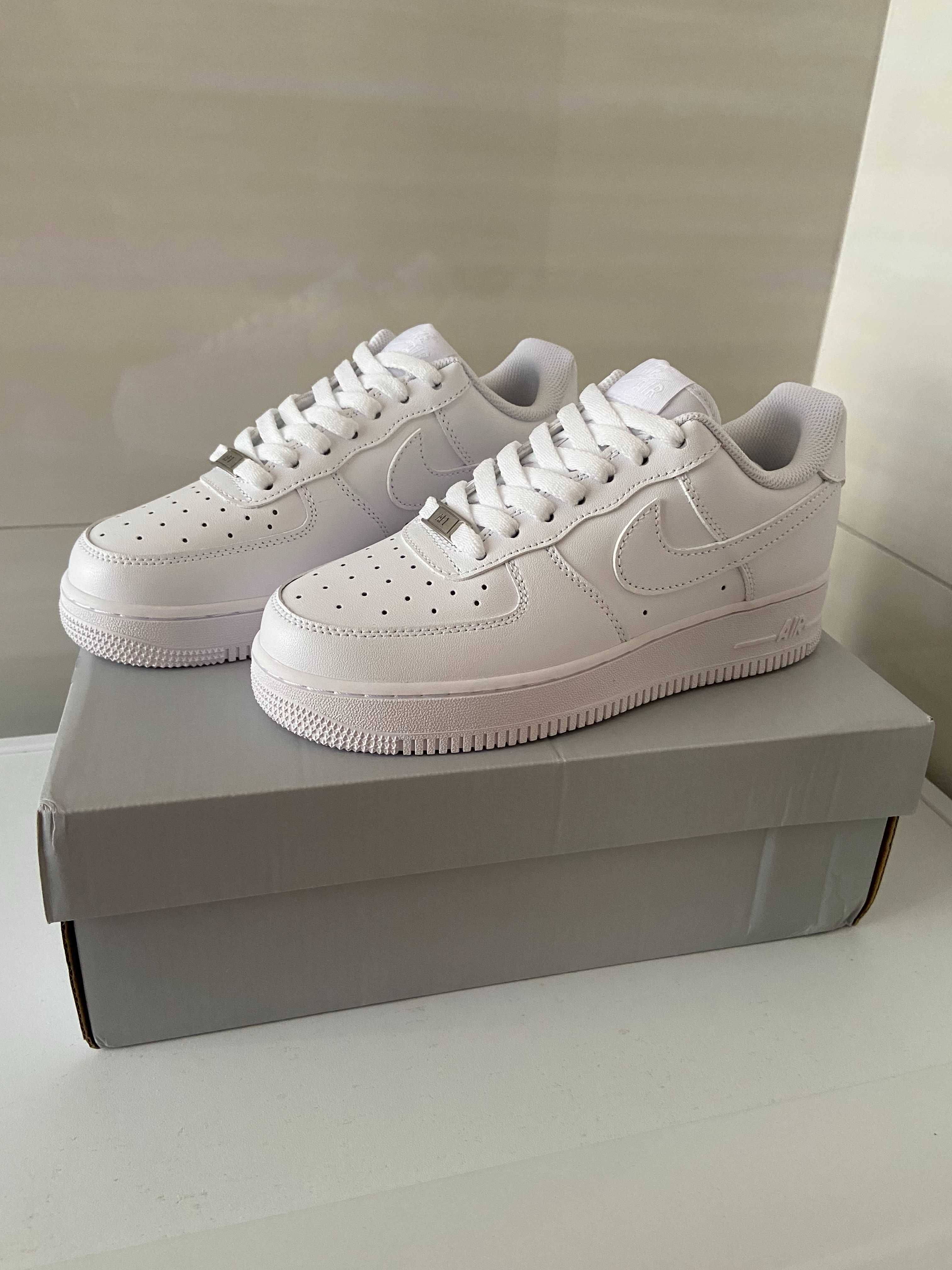 Buty Nike Air Force 1 Nowe białe 42