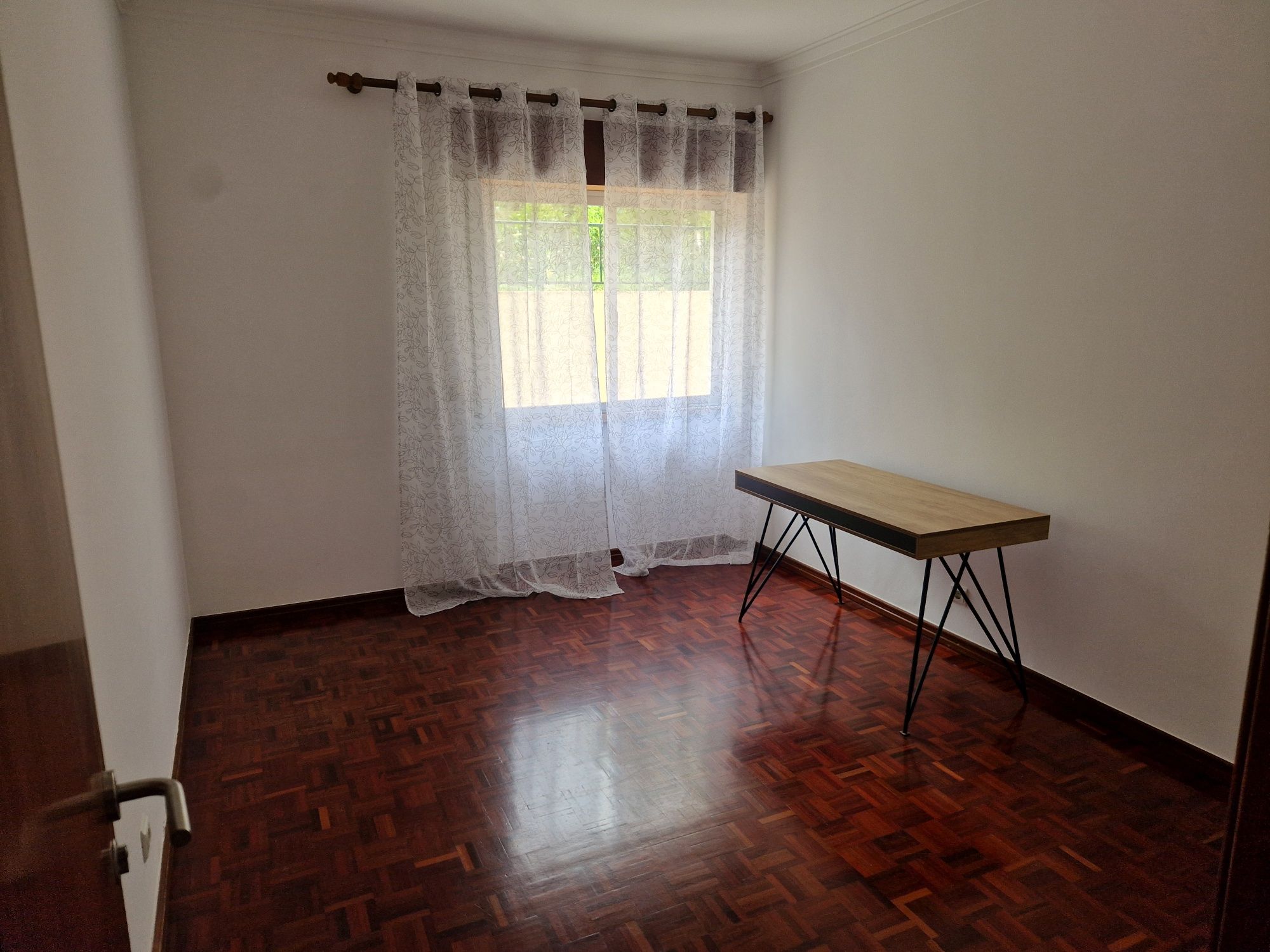 Quarto para alugar na Sobreda da Caparica (Estudantes Univ)