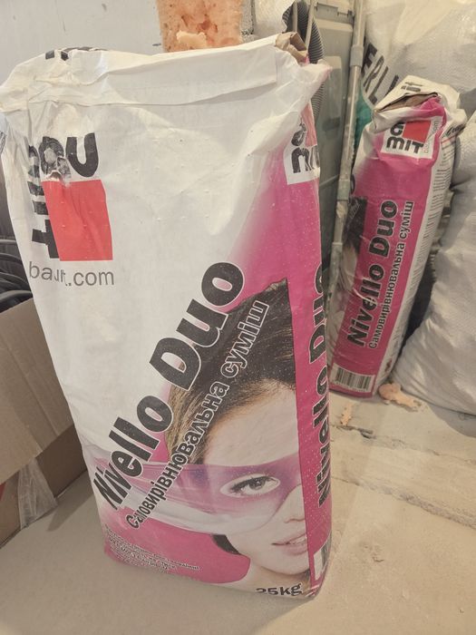 Nivello Duo почти 2 мешка и Дюбель с гроздем для термоизоляции под ват