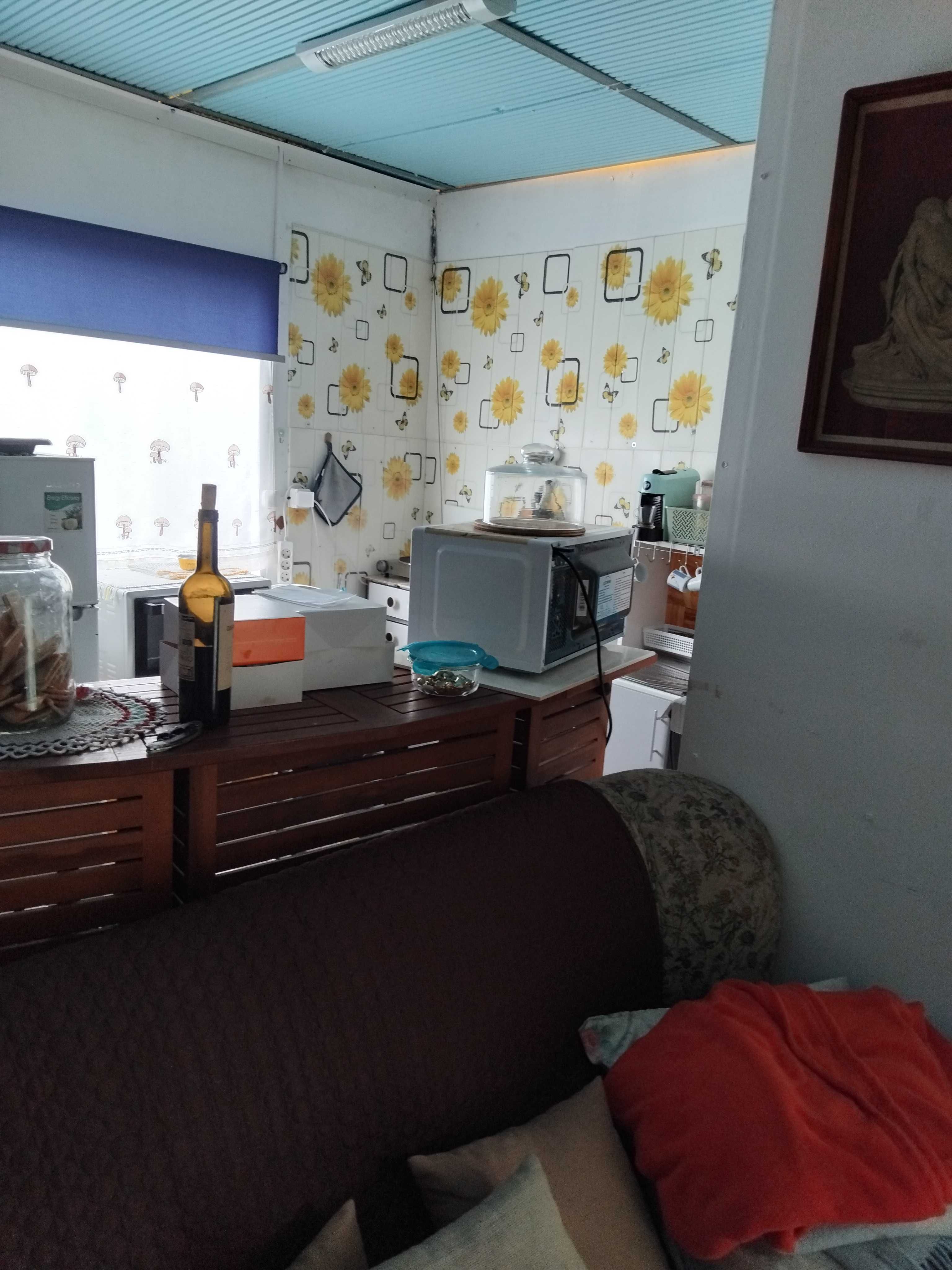 Roulote com avançado  fixo