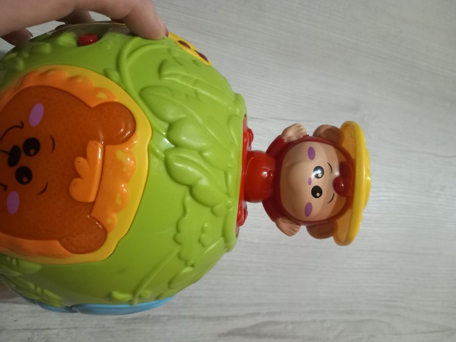 Piłka interaktywna dla niemowlaka vtech świeci się, gra