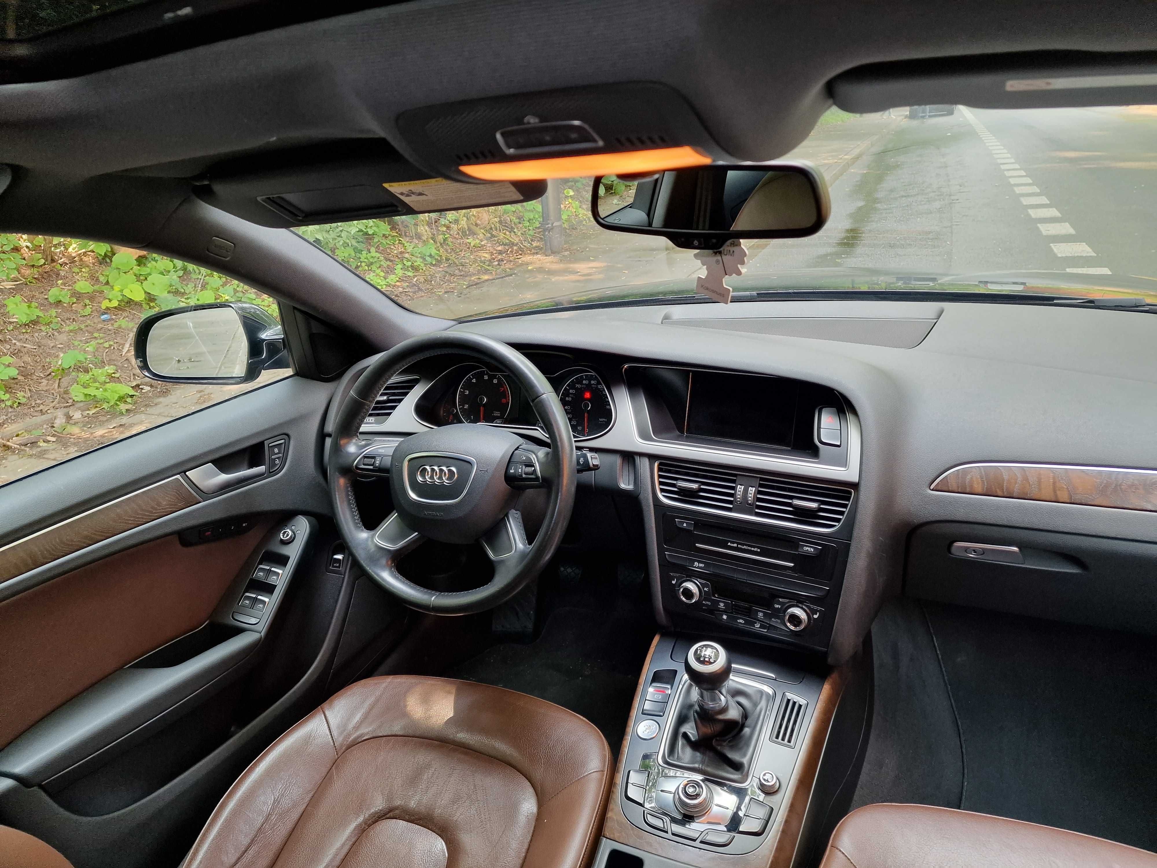 Audi A4 B8 2.0 TFSI Quattro Skóra Manual Xenon Alu 18"