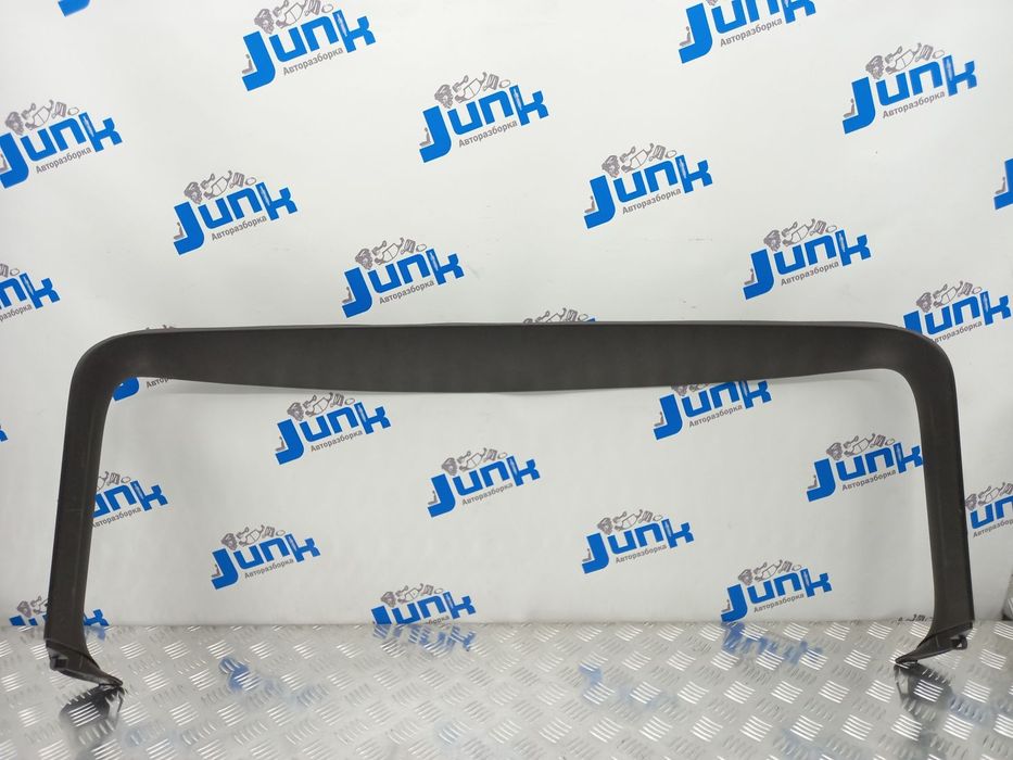 Обшивка крышки багажникаверхняя 7P6867603B для Volkswagen Touareg 2 20