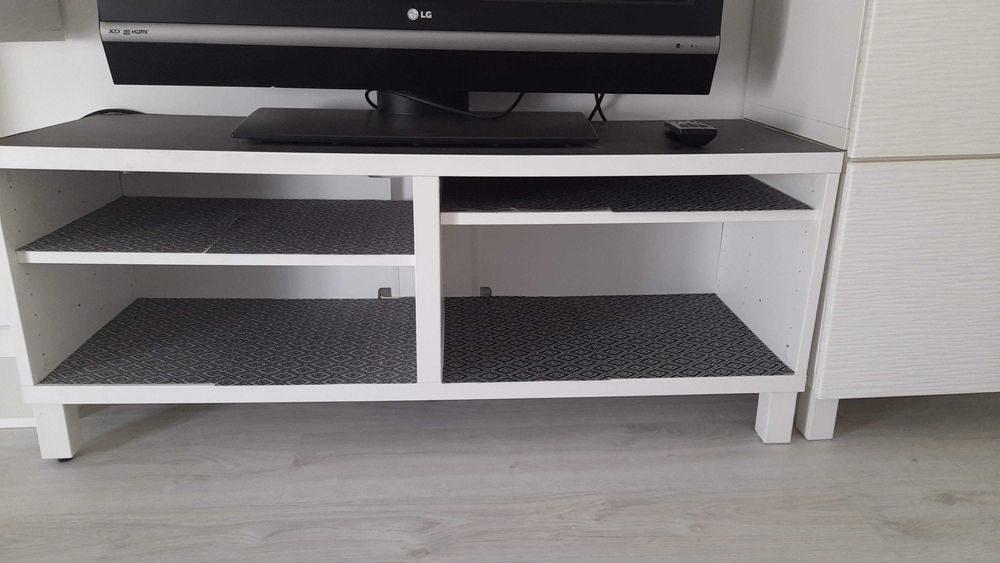 Móvel de televisão branco