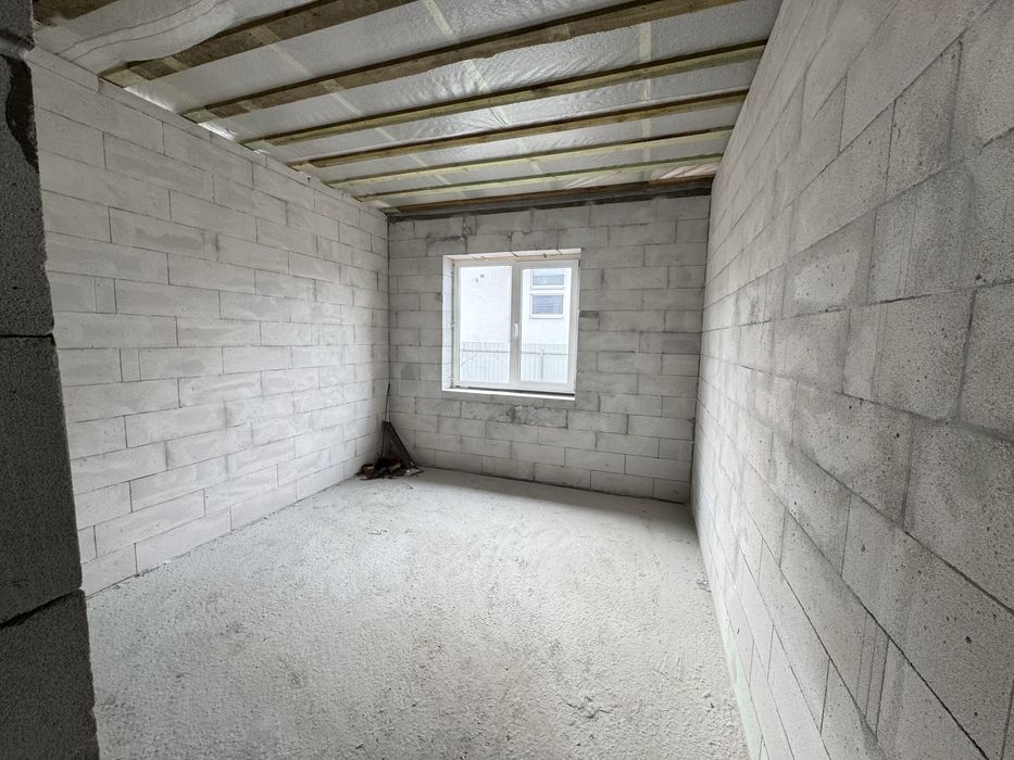 Новобудова 96м2 з терасою + 5сот землі